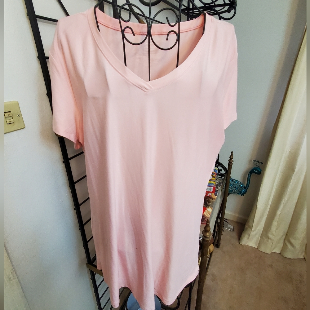 Women's No Boundaries T-shirt size XL